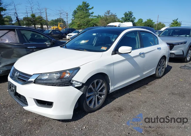 1HGCR2F58FA004674: 40122797