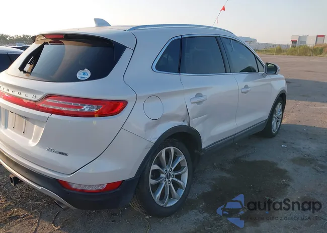 5LMCJ2C92GUJ15890: 40122861