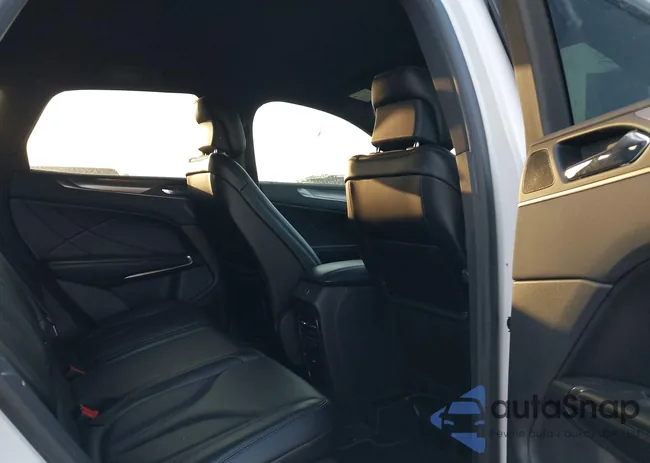 5LMCJ2C92GUJ15890: 40122861