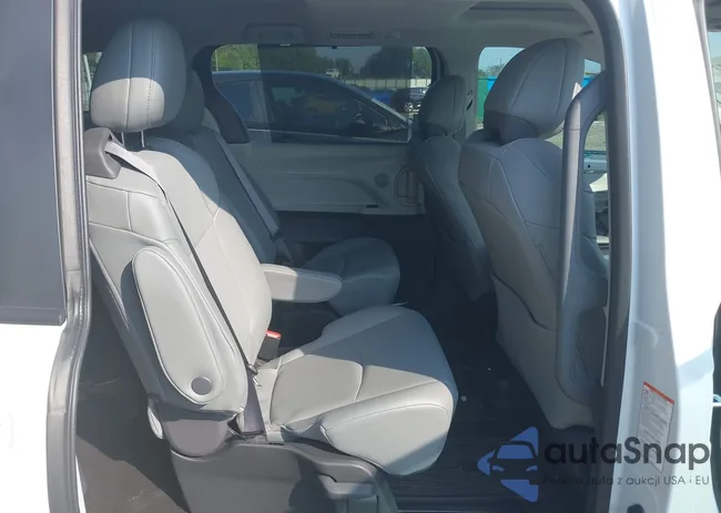 5TDYRKEC2RS187596: 40124127