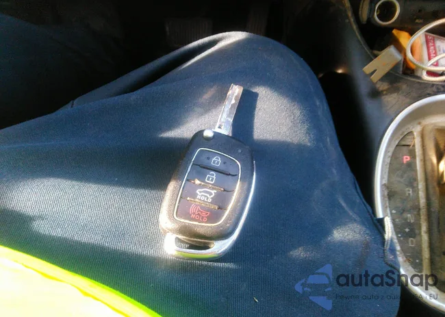 5NMZTDLB5HH004401: 40126428