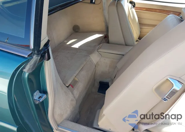 WDBFA68F4YF190542: 40127552