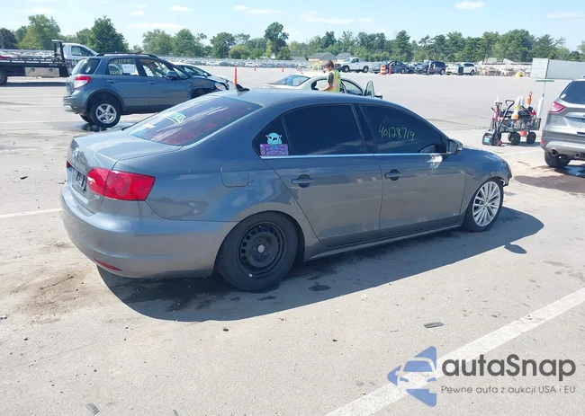 3VWLL7AJ3EM440672: 40128714