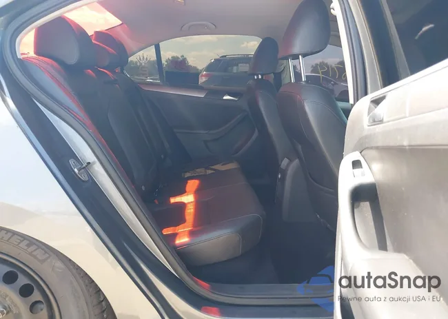 3VWLL7AJ3EM440672: 40128714