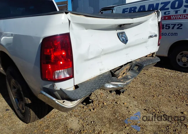 3C63R3GL4DG598641: 40128945