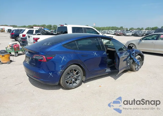 5YJ3E1EB0NF235067: 40129079