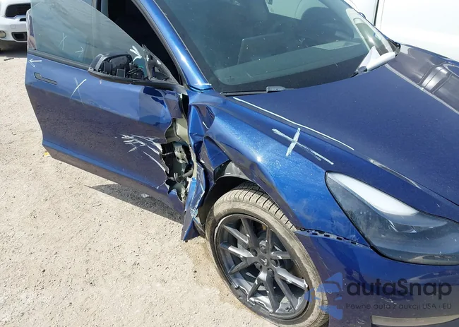 5YJ3E1EB0NF235067: 40129079