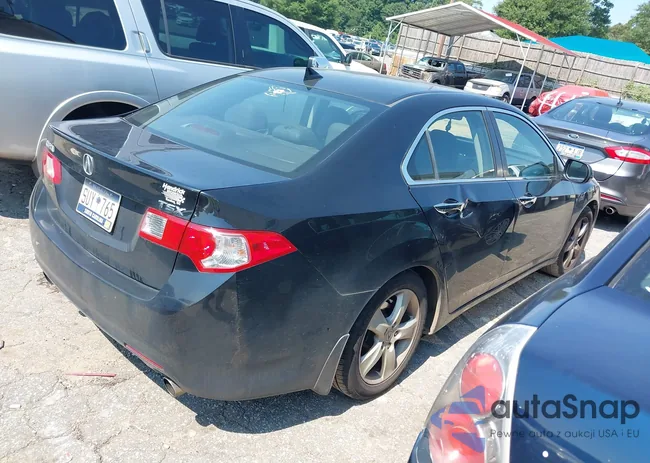 JH4CU2F63AC041858: 40130662