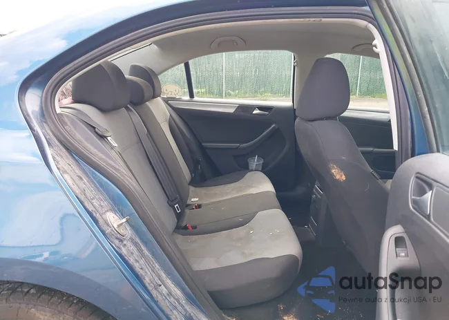 3VW2B7AJ3HM414172: 40130787