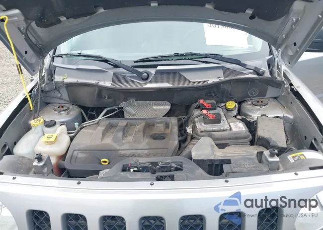 1C4NJPFB0FD297700: 40130856