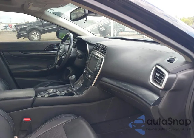 1N4AA6FV2LC367093: 40131772