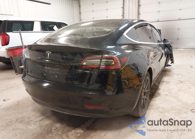 5YJ3E1EA8JF151984: 40133563