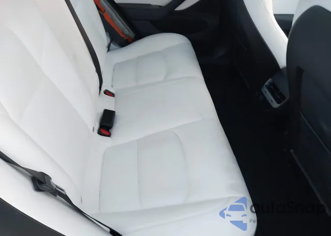 5YJ3E1EA2LF615211: 40135963