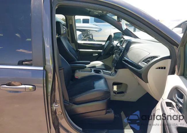 2C4RDGCG6KR752646: 40135361