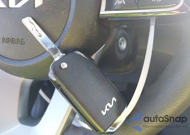 3KPF24AD4PE641070: 40139652