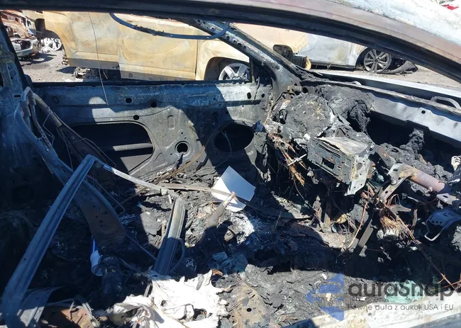 4T1CE30P06U567822: 40143190