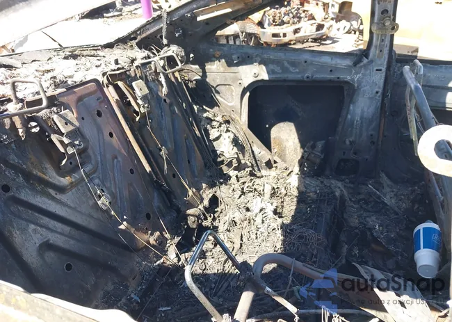 4T1CE30P06U567822: 40143190