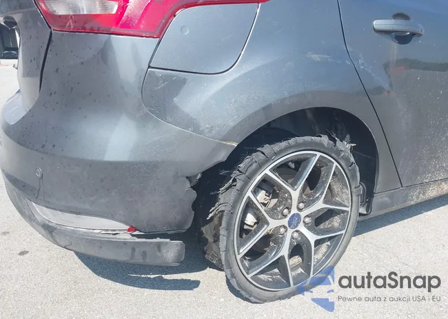 1FADP3M26JL204401: 40147201