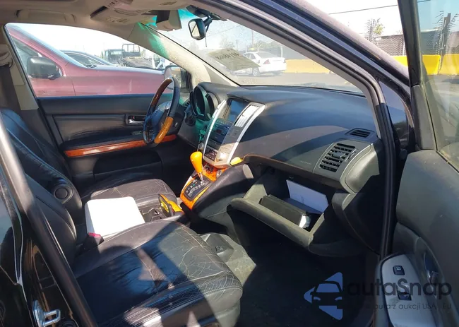 2T2GK31U29C057875: 40148668