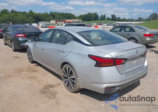 1N4BL4CV2NN420616: 40150143