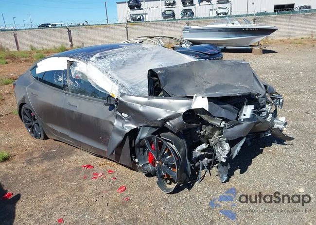 5YJ3E1EB3JF072456: 40152605