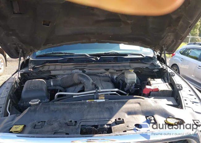 3C6TR5DT5EG308375: 40152409