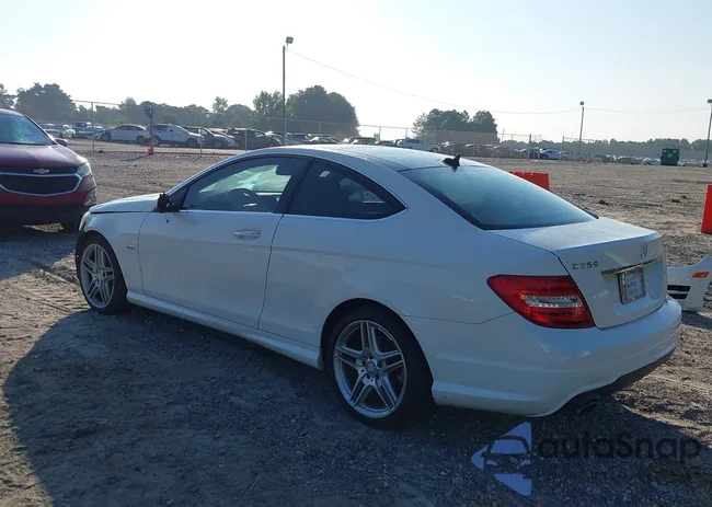 WDDGJ4HB6CF776732: 40152504