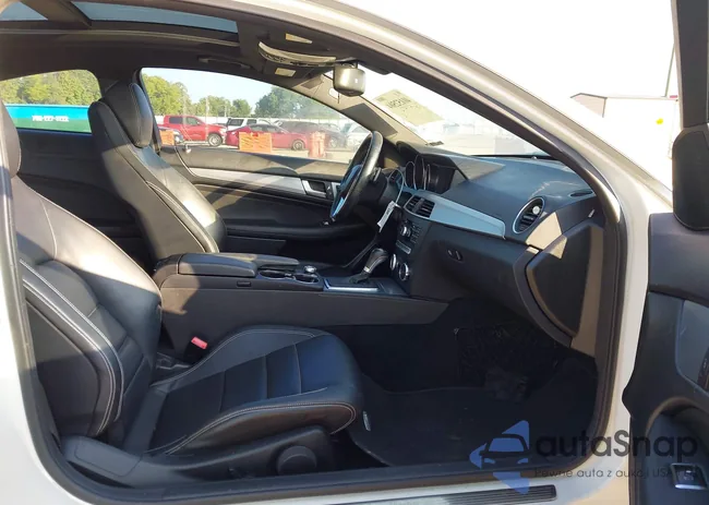 WDDGJ4HB6CF776732: 40152504