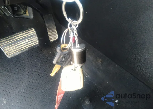 1GYS3TKJ6FR532035: 40158706