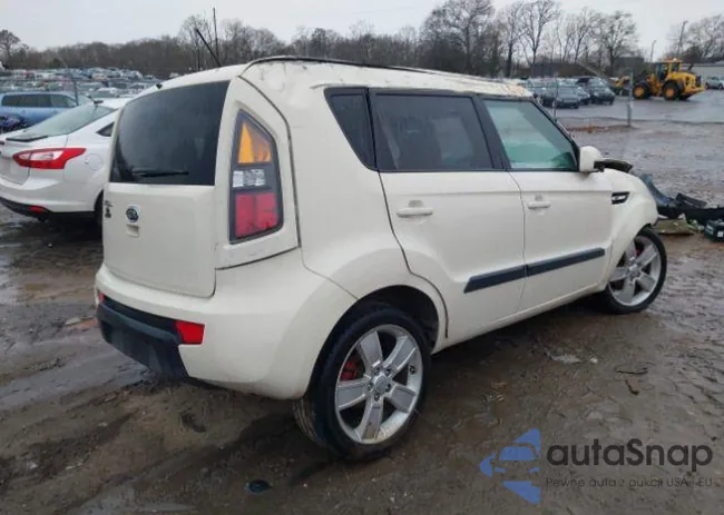 KNDJT2A2XB7712890: 40158877