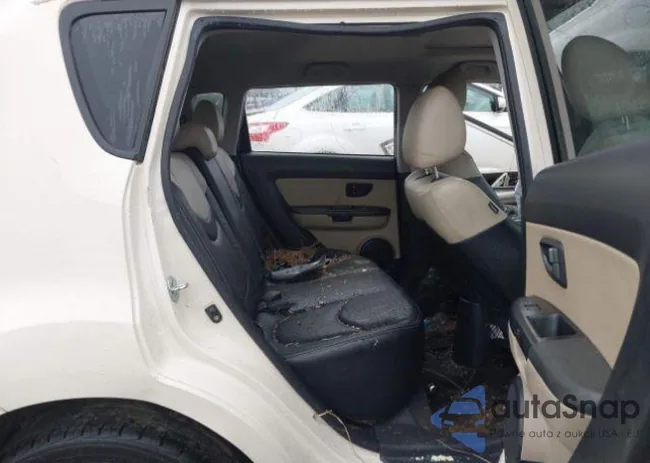 KNDJT2A2XB7712890: 40158877