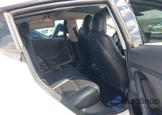 5YJ3E1EB0MF090563: 40157987