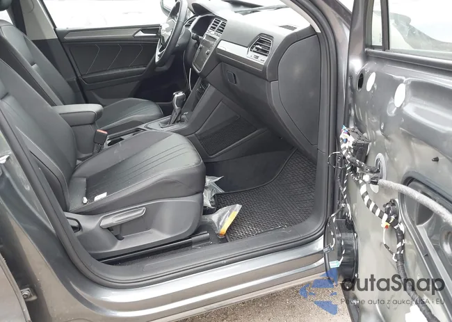 3VV3B7AX6NM037359: 40158347