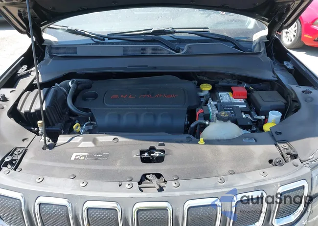 3C4NJDFB1NT218753: 40159495