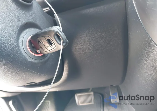 KNDJT2A62C7473372: 40166066