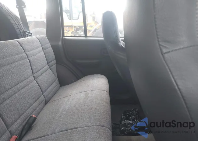 1J4FF28S4XL647871: 40168893