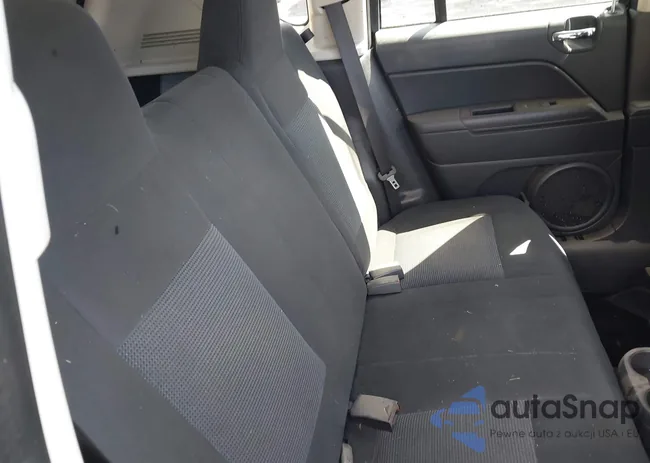 1C4NJDBB9FD317057: 40169054