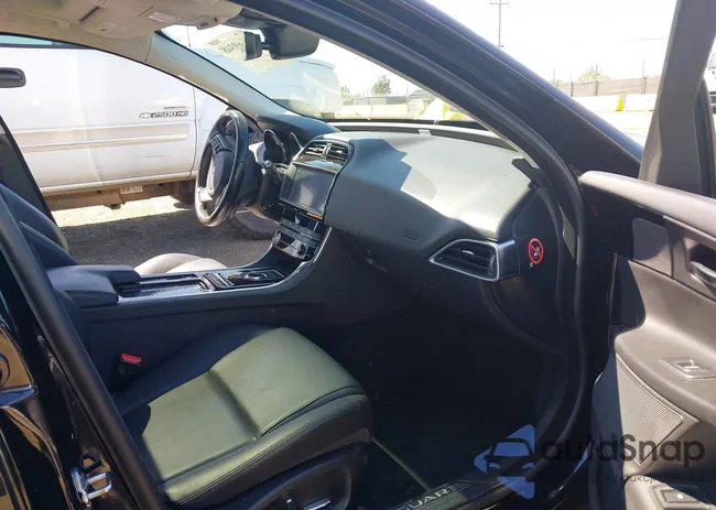 SAJAR4FX2KCP52856: 40169348