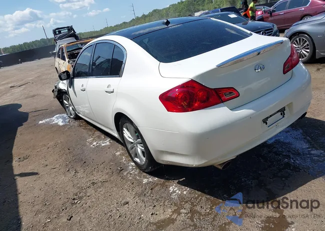 JN1CV6AR9FM523763: 40170658