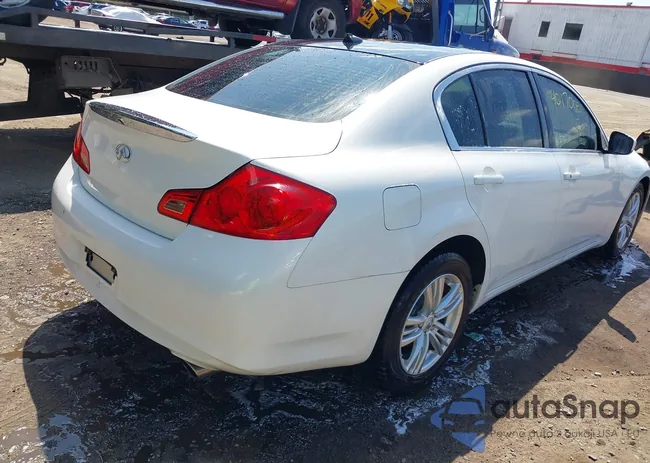 JN1CV6AR9FM523763: 40170658