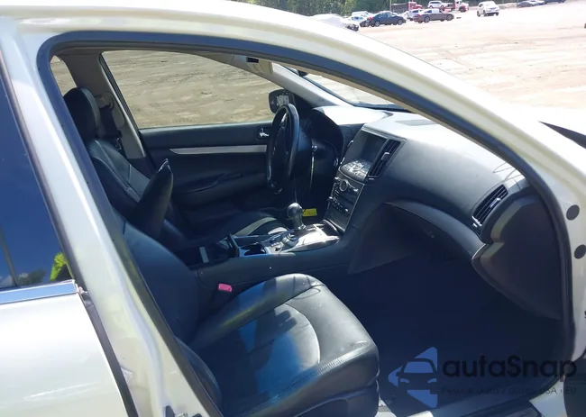 JN1CV6AR9FM523763: 40170658