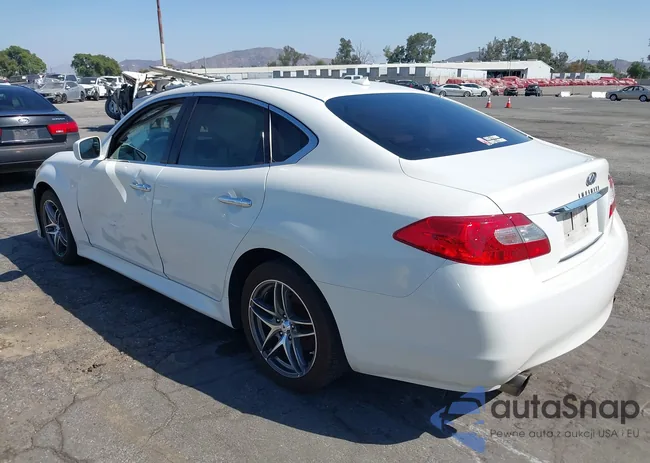 JN1AY1AP2BM520391: 40170936