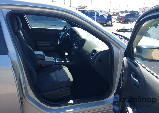 2C3CDXBG8KH573123: 40175933