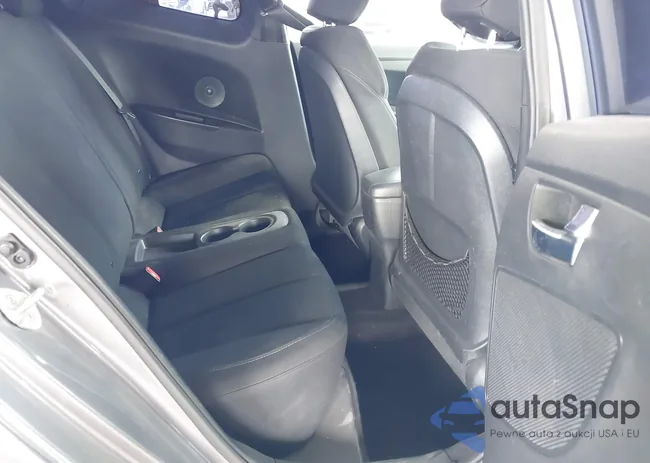 KMHTC6AD2FU233643: 40177637