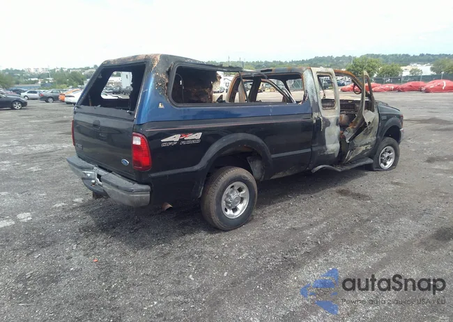 1FTNX21S3XEE70825: 40179477