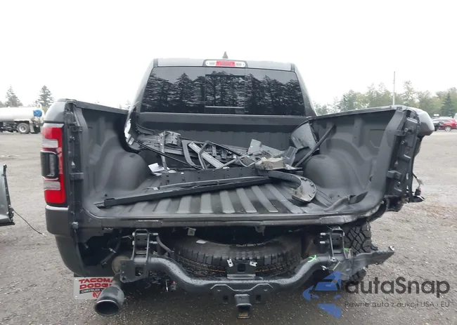 1C6SRFLM8NN185786: 40180461