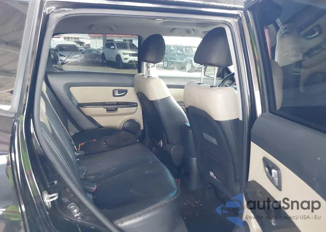 KNDJT2A68D7543927: 40180183