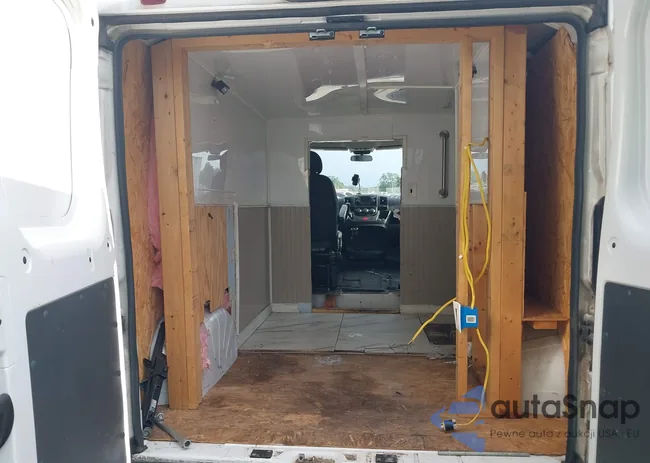 3C6TRVNG1FE512699: 40181446