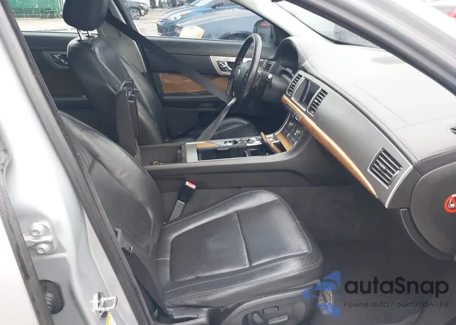 SAJWA0HE9AMR65670: 40182232