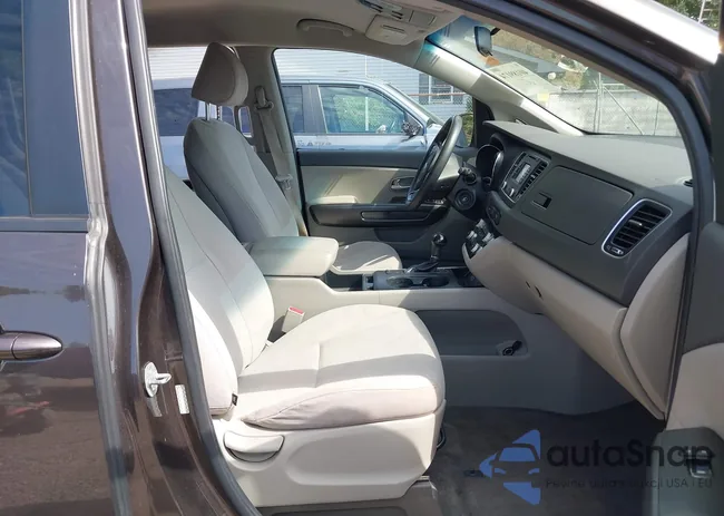 KNDMB5C19G6111022: 40189174